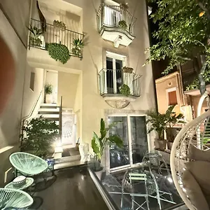 villa-dorville-luxury-suites-taormina.taorminaitalyhotels.com/